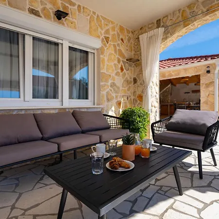 My Dalmatia - Briscola With Private Pool And Amazing Outside Kitchen Vikendica *