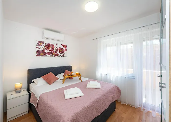 Vakantiehuis My Dalmatia - Briscola With Private Pool And Amazing Outside Kitchen Vodice