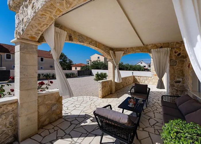 Vakantiehuis My Dalmatia - Briscola With Private Pool And Amazing Outside Kitchen Vodice
